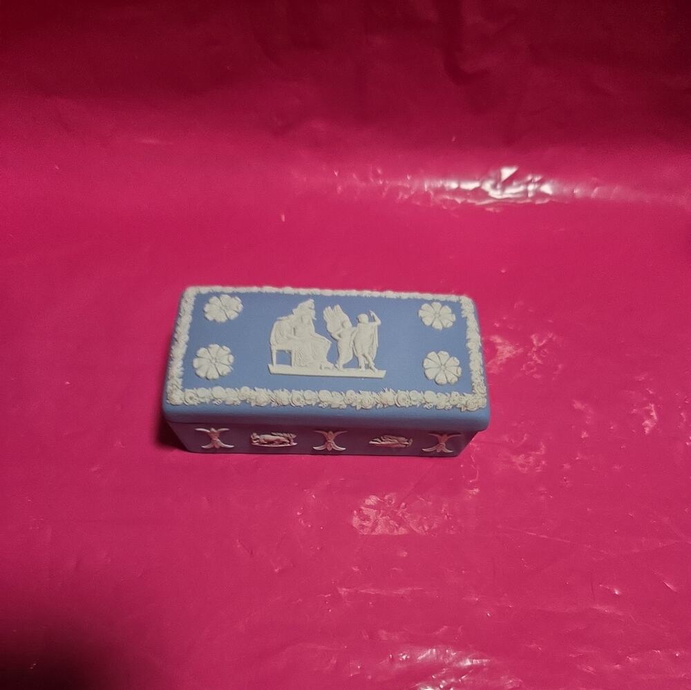 Wedgewood Mini Rectangle Trinket Box Blue Vintage Vanity Case Jasper Jasperware